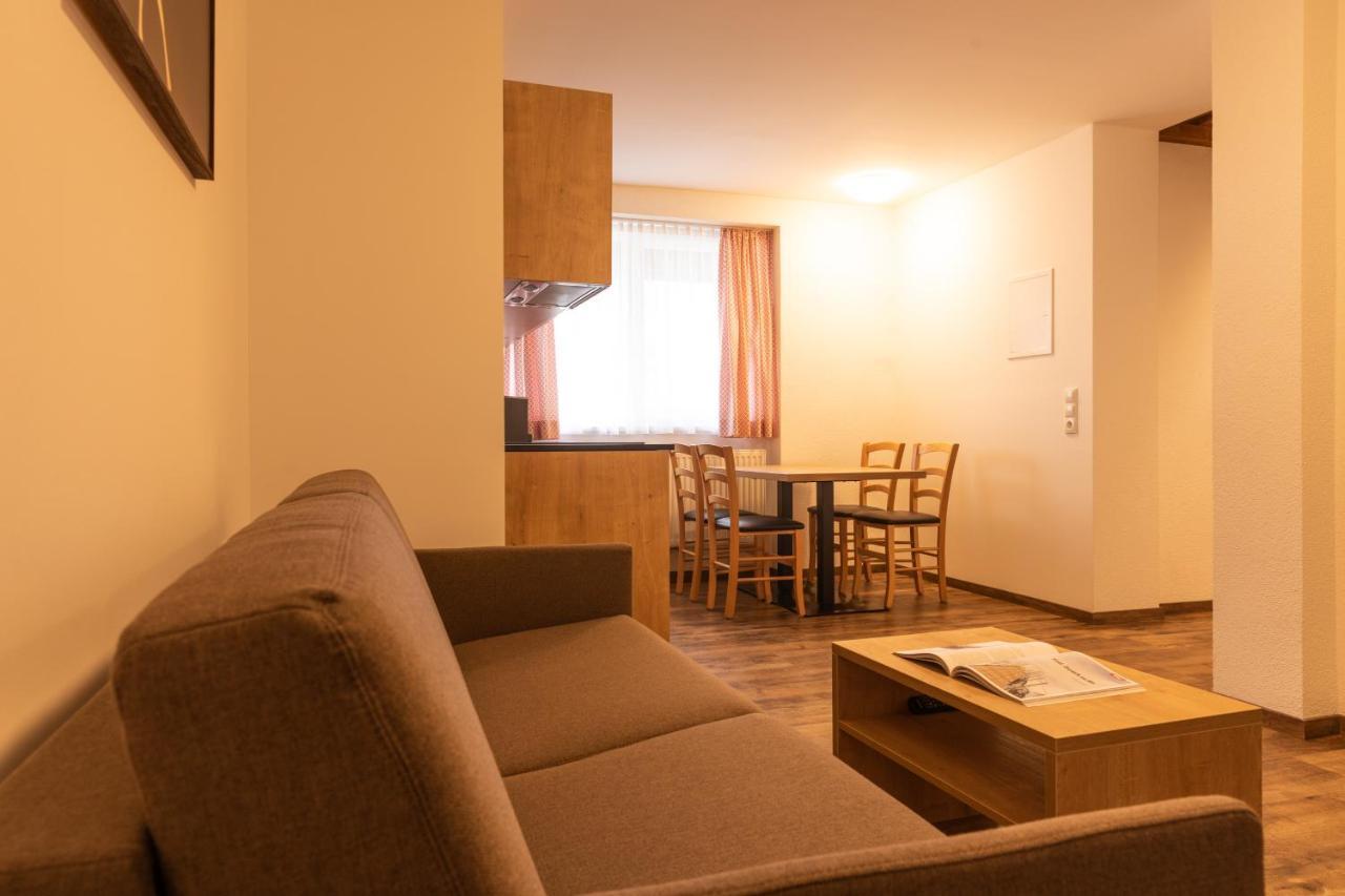 耶岑斯Pitztal Living公寓式酒店 外观 照片