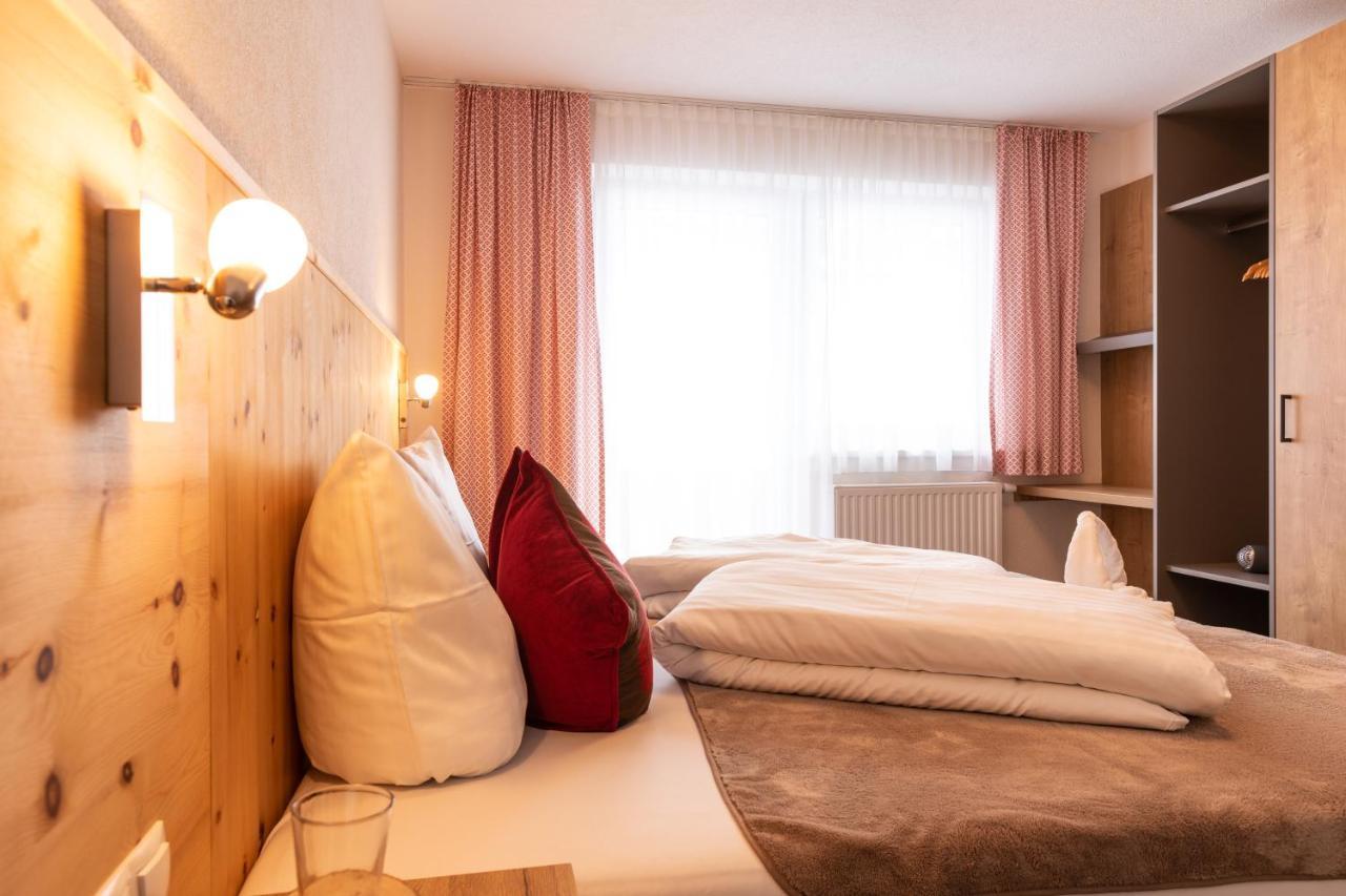 耶岑斯Pitztal Living公寓式酒店 外观 照片