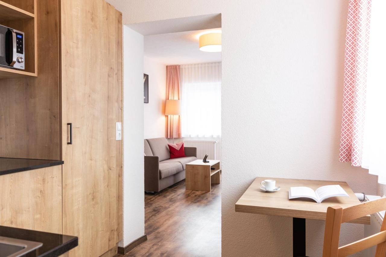 耶岑斯Pitztal Living公寓式酒店 外观 照片