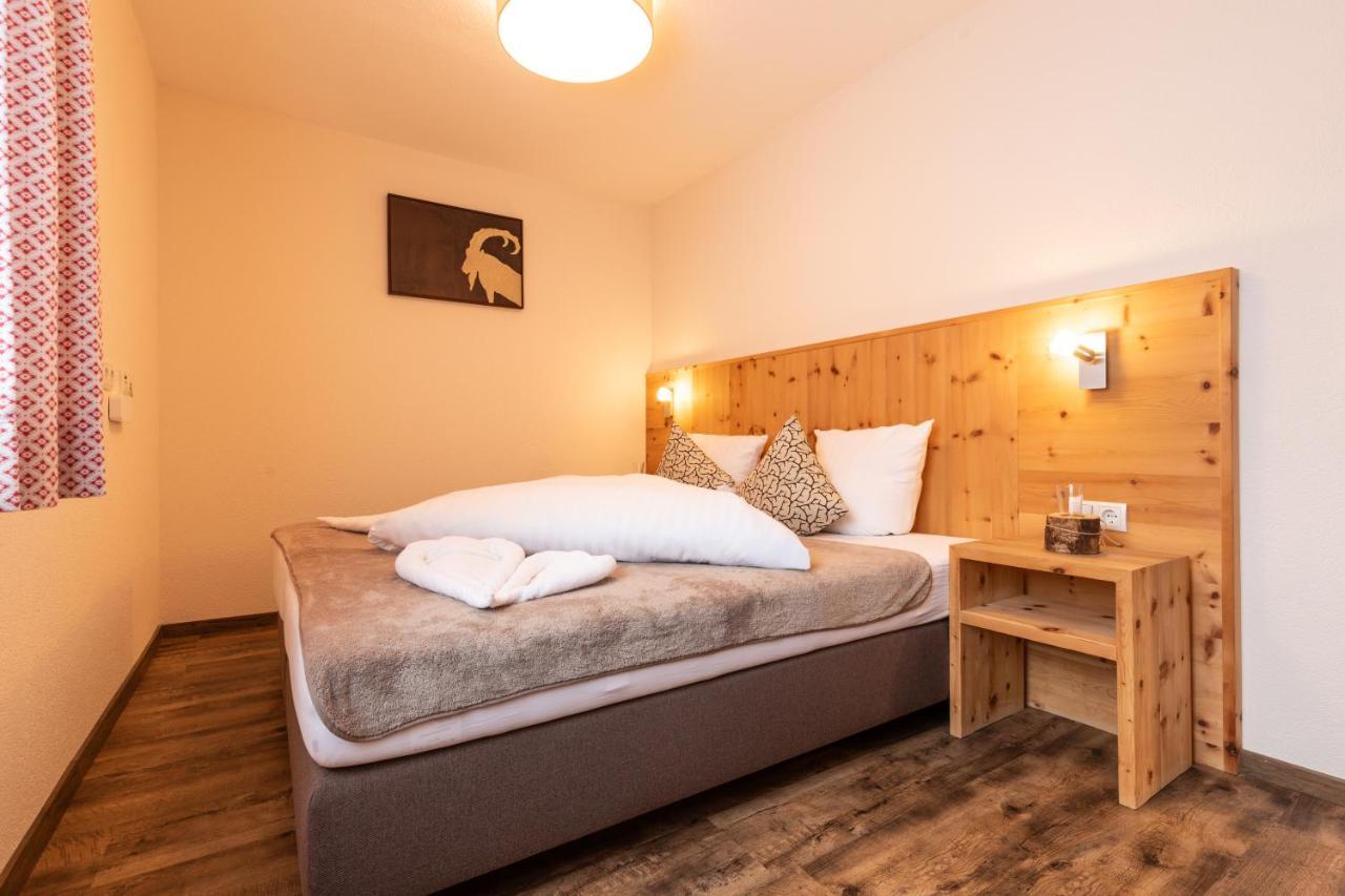 耶岑斯Pitztal Living公寓式酒店 外观 照片