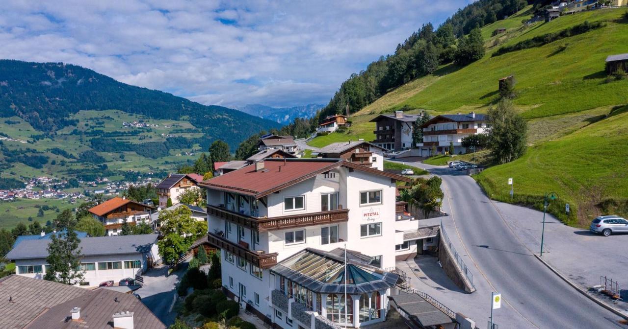 耶岑斯Pitztal Living公寓式酒店 外观 照片