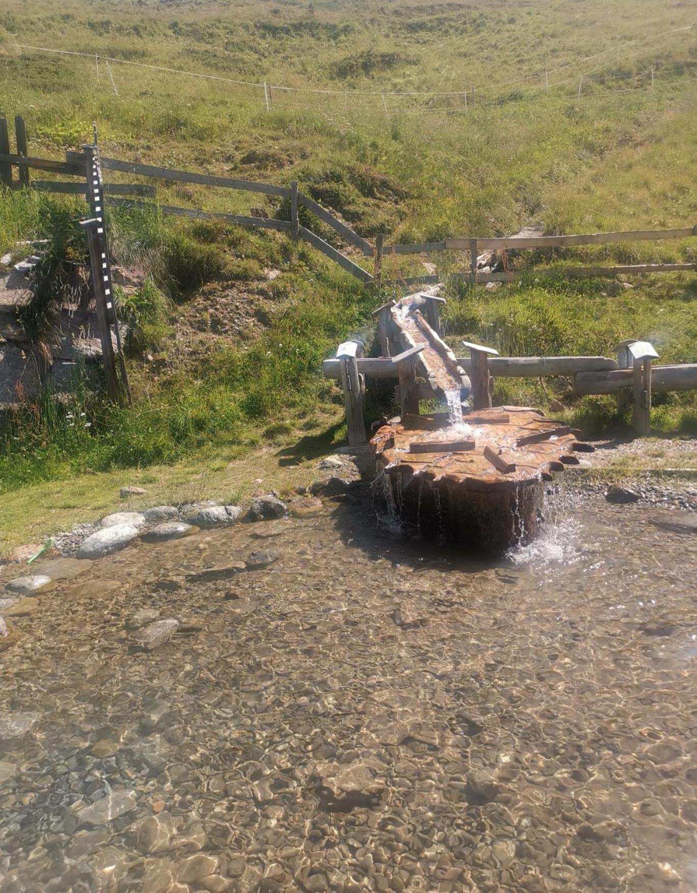 耶岑斯Pitztal Living公寓式酒店 外观 照片