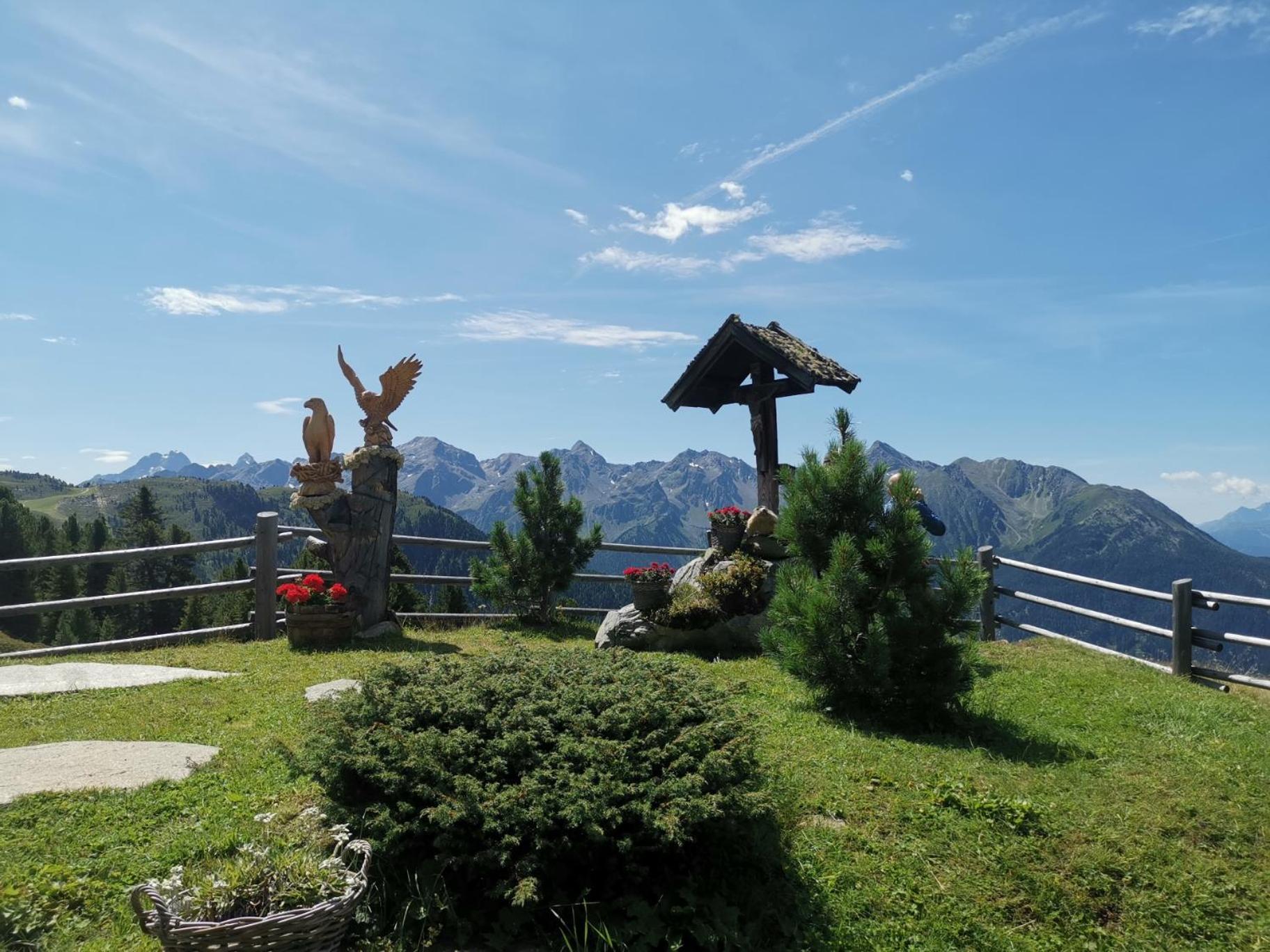 耶岑斯Pitztal Living公寓式酒店 外观 照片