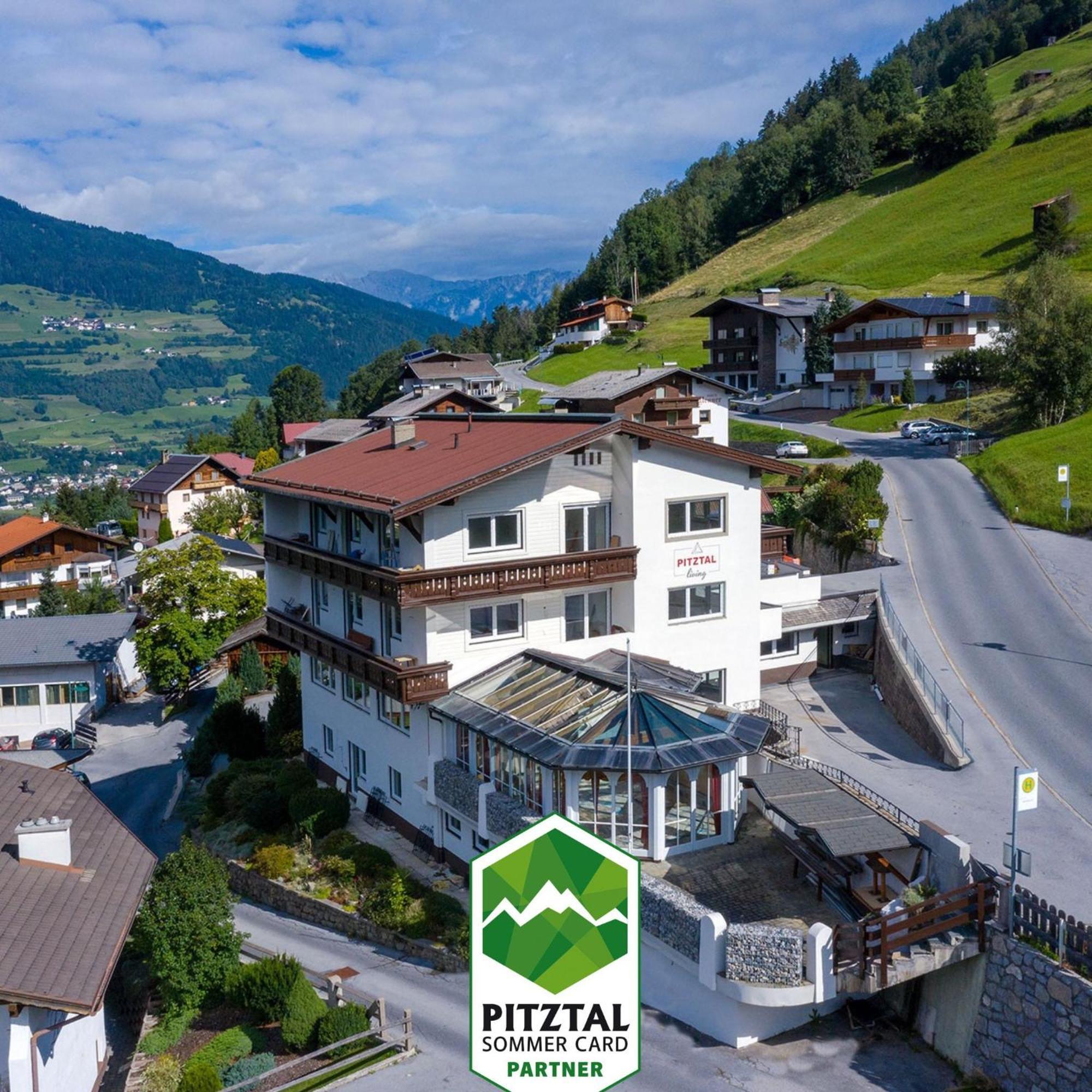 耶岑斯Pitztal Living公寓式酒店 外观 照片