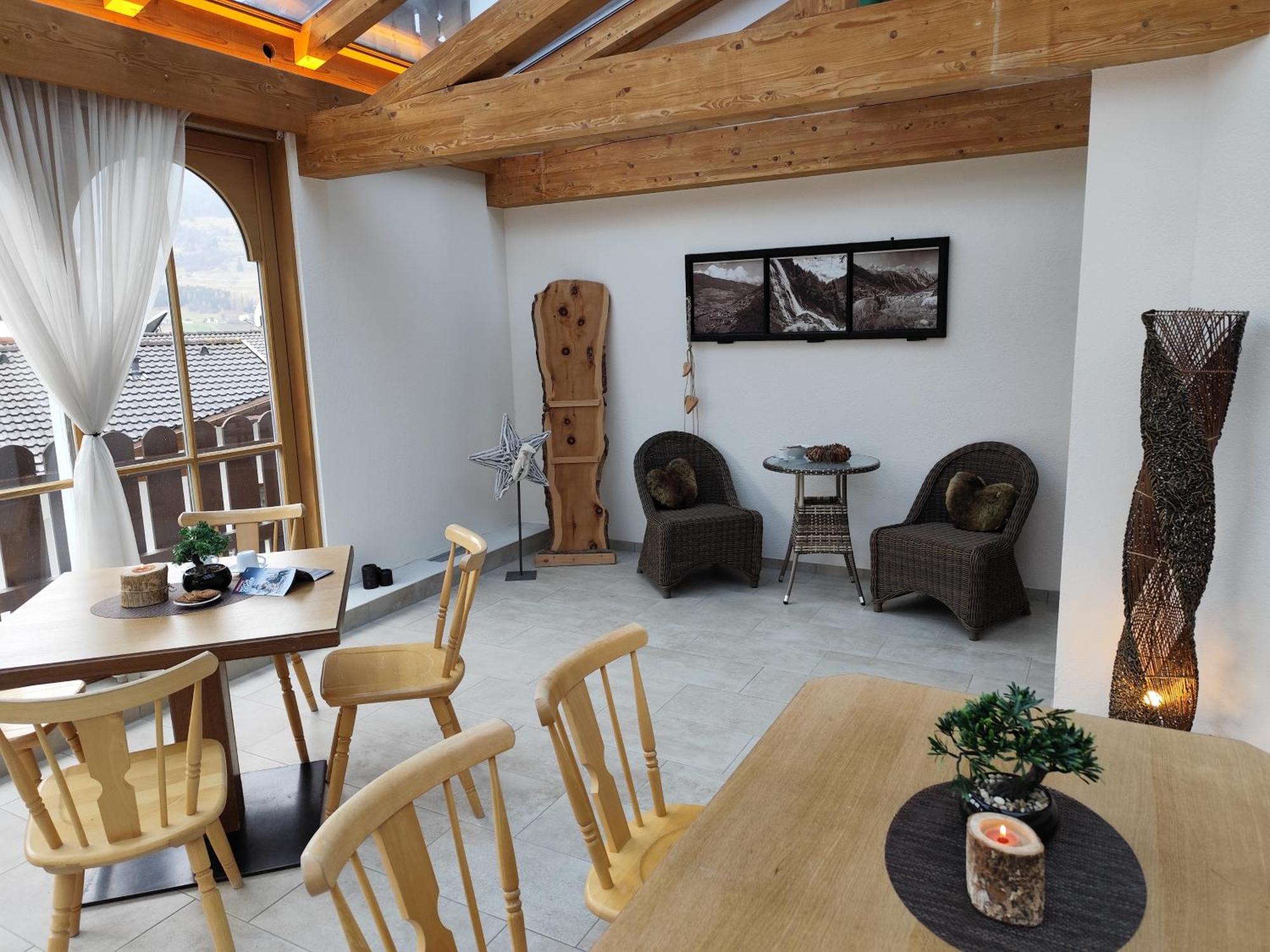 耶岑斯Pitztal Living公寓式酒店 外观 照片