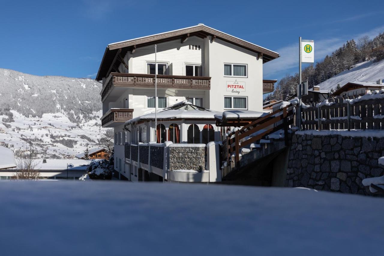 耶岑斯Pitztal Living公寓式酒店 外观 照片