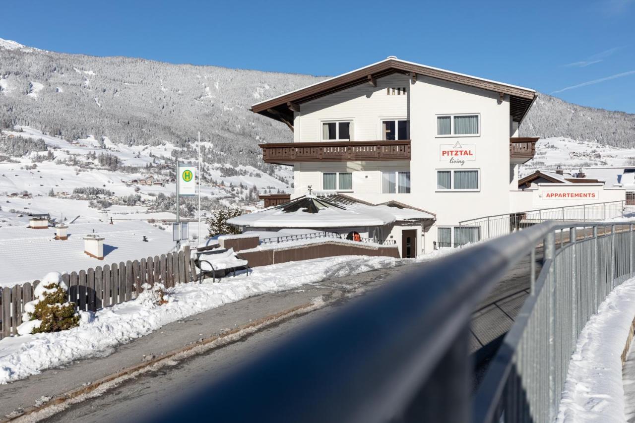 耶岑斯Pitztal Living公寓式酒店 外观 照片
