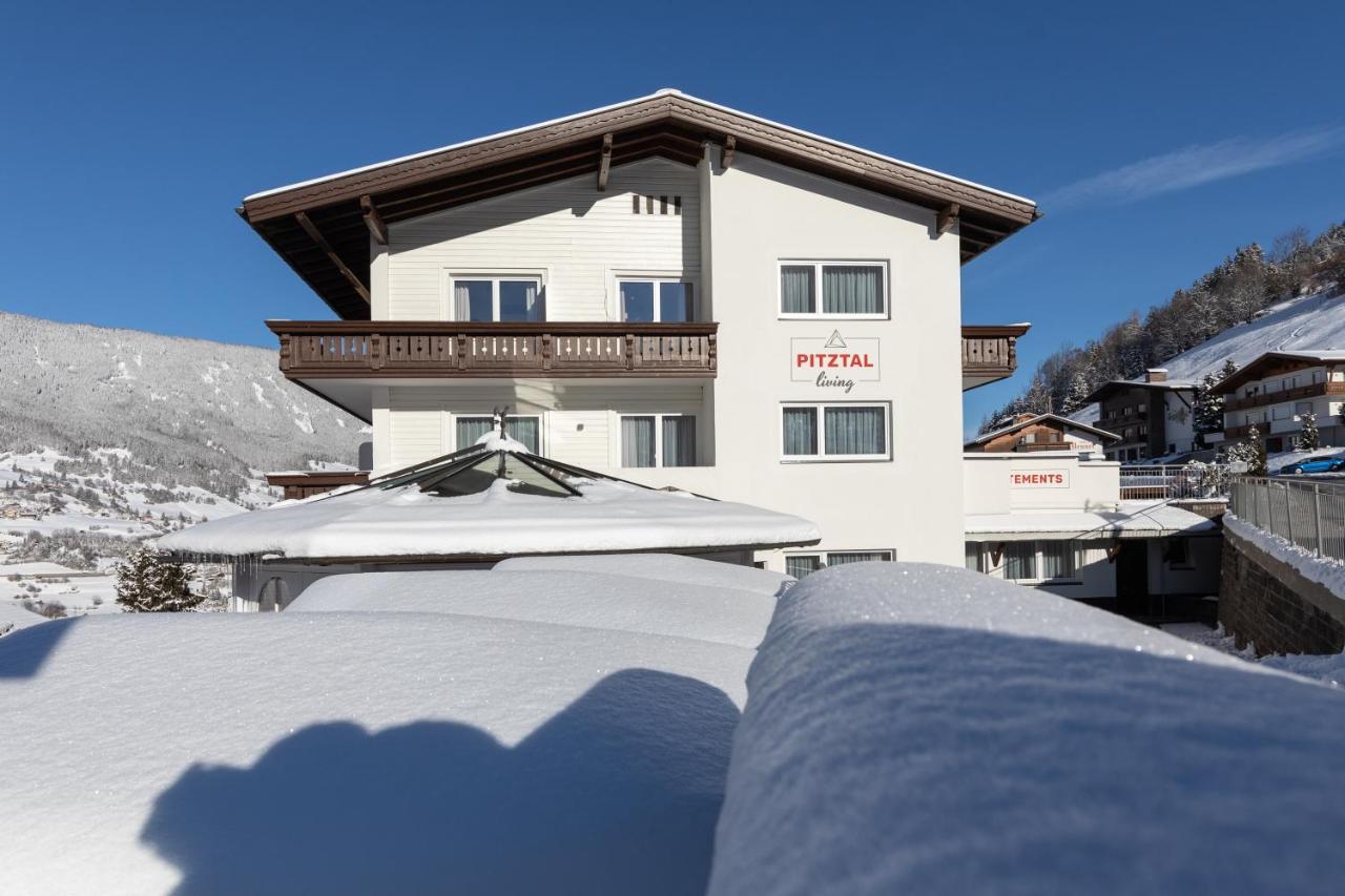 耶岑斯Pitztal Living公寓式酒店 外观 照片