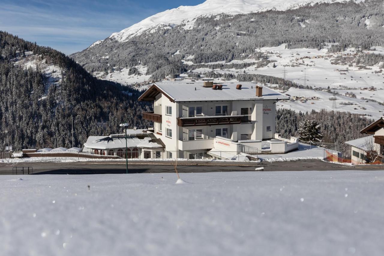 耶岑斯Pitztal Living公寓式酒店 外观 照片
